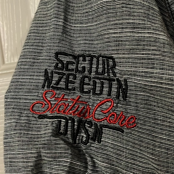 Noize grey short sleeve button up - Picture 4 of 5